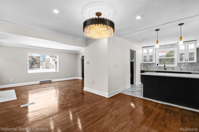 15422 Gilchrist Street, Detroit, MI 48227