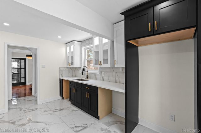 15422 Gilchrist Street, Detroit, MI 48227