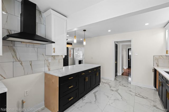 15422 Gilchrist Street, Detroit, MI 48227