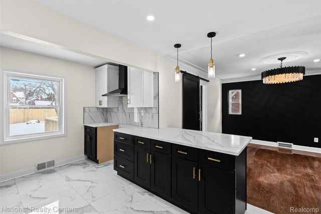 15422 Gilchrist Street, Detroit, MI 48227