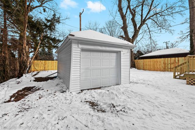 15422 Gilchrist Street, Detroit, MI 48227