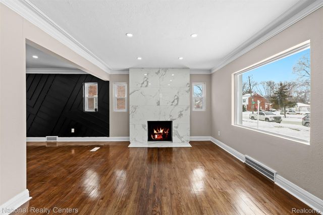 15422 Gilchrist Street, Detroit, MI 48227