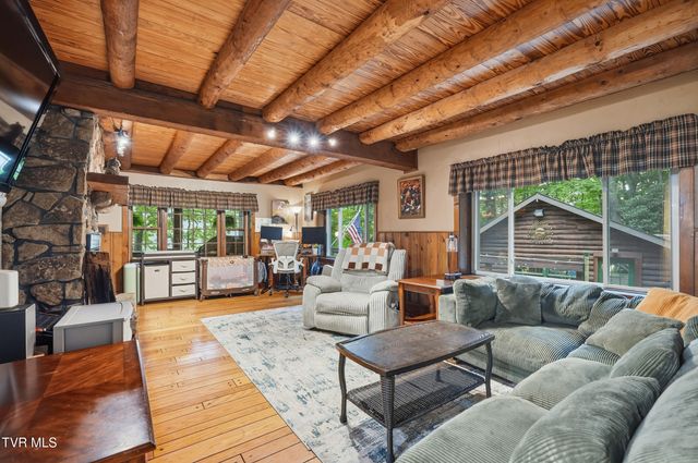 5400 Wedgewood Drive, Big Stone Gap, VA 24219