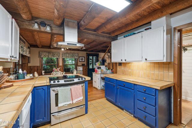 5400 Wedgewood Drive, Big Stone Gap, VA 24219