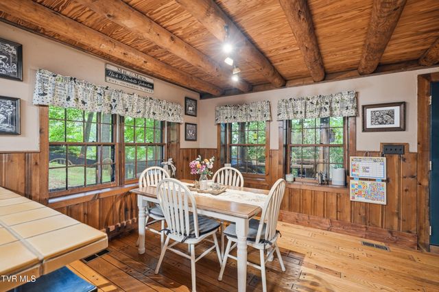 5400 Wedgewood Drive, Big Stone Gap, VA 24219