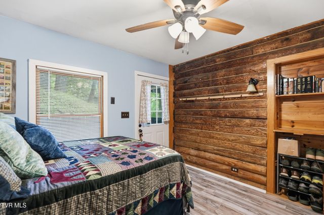 5400 Wedgewood Drive, Big Stone Gap, VA 24219
