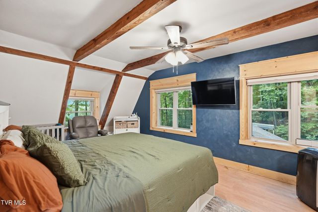 5400 Wedgewood Drive, Big Stone Gap, VA 24219