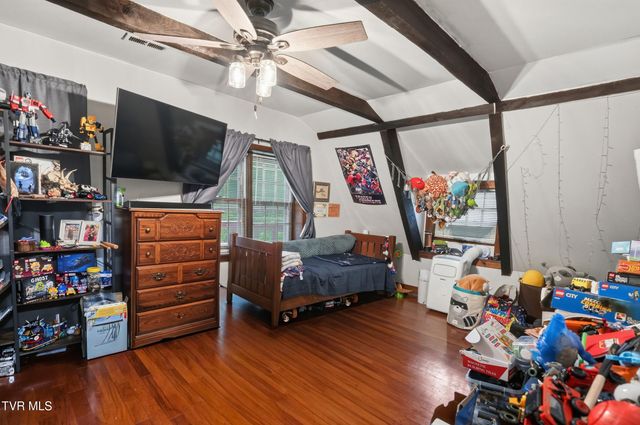 5400 Wedgewood Drive, Big Stone Gap, VA 24219