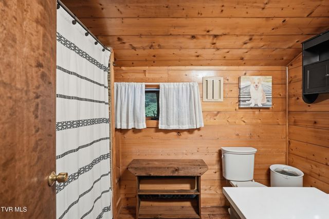 5400 Wedgewood Drive, Big Stone Gap, VA 24219
