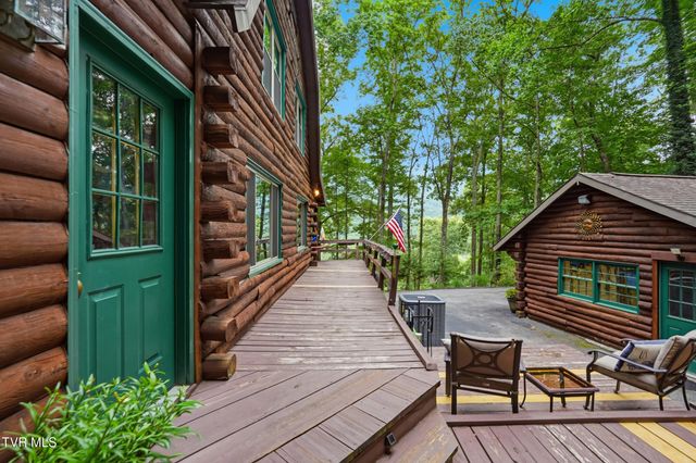 5400 Wedgewood Drive, Big Stone Gap, VA 24219
