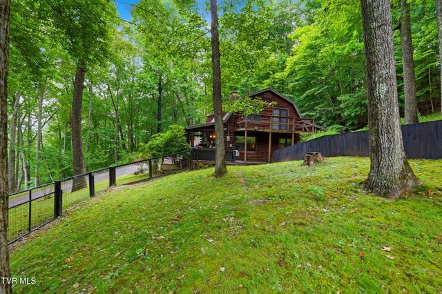 5400 Wedgewood Drive, Big Stone Gap, VA 24219
