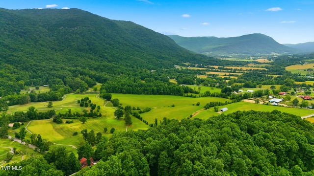 5400 Wedgewood Drive, Big Stone Gap, VA 24219