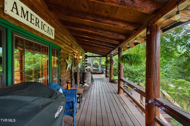 5400 Wedgewood Drive, Big Stone Gap, VA 24219