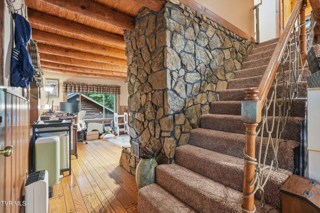 5400 Wedgewood Drive, Big Stone Gap, VA 24219