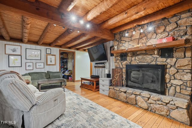 5400 Wedgewood Drive, Big Stone Gap, VA 24219