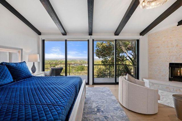 1200 Thataway, Horseshoe Bay, TX 78657