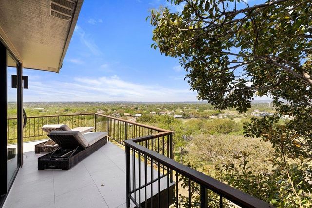 1200 Thataway, Horseshoe Bay, TX 78657