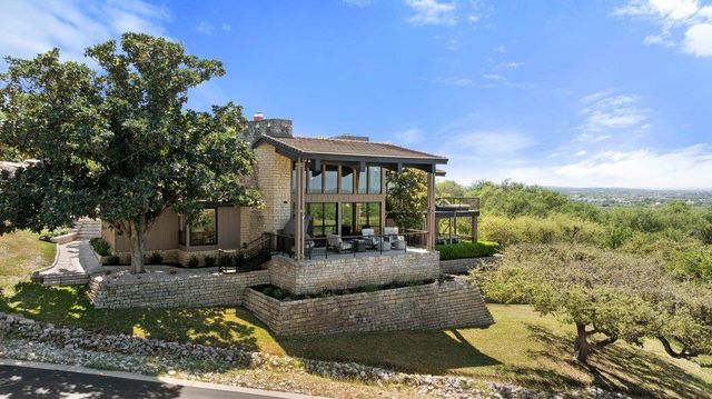 1200 Thataway, Horseshoe Bay, TX 78657