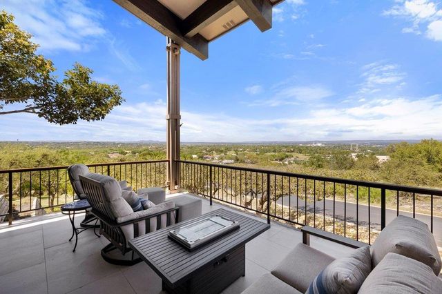 1200 Thataway, Horseshoe Bay, TX 78657