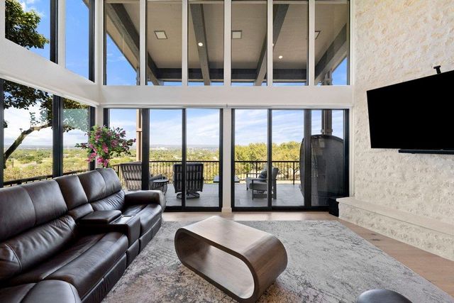 1200 Thataway, Horseshoe Bay, TX 78657