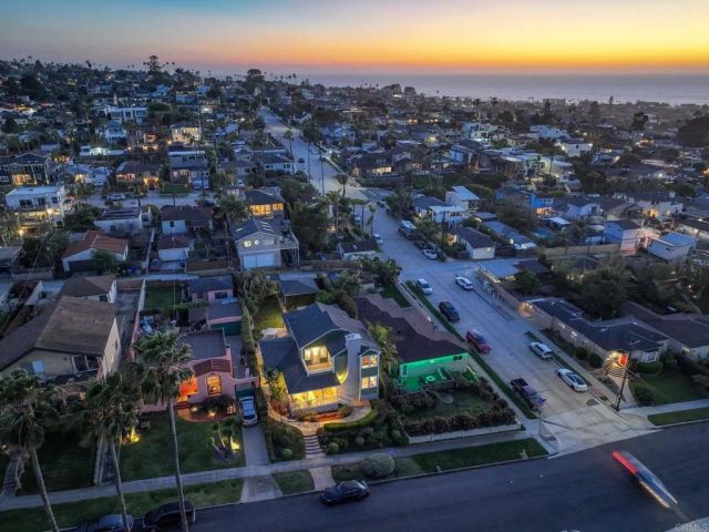 4483 Santa Monica Avenue, San Diego, CA 92107