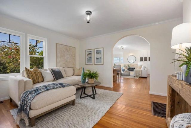 4483 Santa Monica Avenue, San Diego, CA 92107