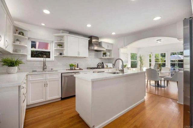 4483 Santa Monica Avenue, San Diego, CA 92107