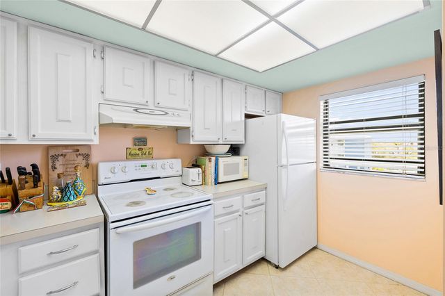 719 PINELLAS BAYWAY S 304, St Petersburg, FL 33715