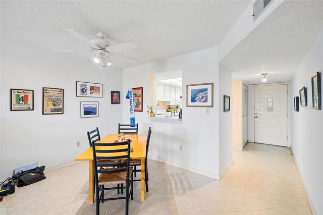 719 PINELLAS BAYWAY S 304, St Petersburg, FL 33715