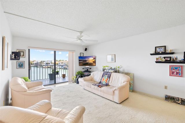 719 PINELLAS BAYWAY S 304, St Petersburg, FL 33715