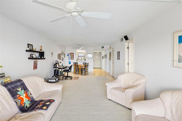 719 PINELLAS BAYWAY S 304, St Petersburg, FL 33715