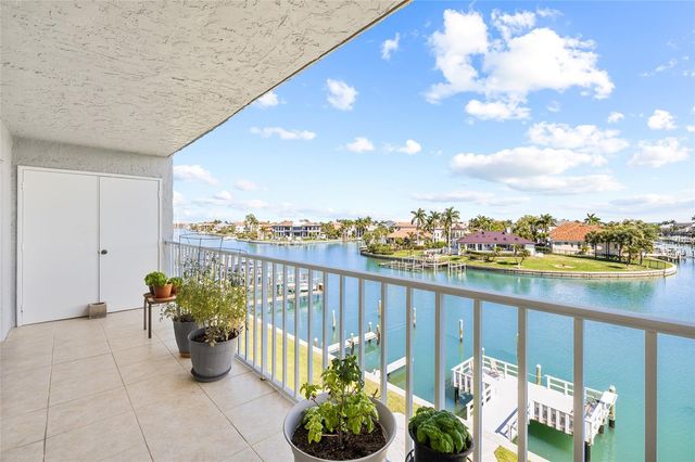 719 PINELLAS BAYWAY S 304, St Petersburg, FL 33715