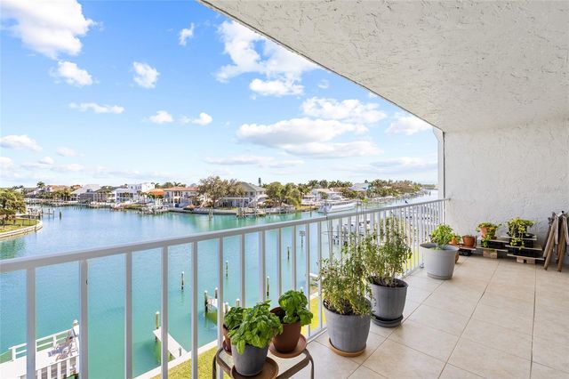 719 PINELLAS BAYWAY S 304, St Petersburg, FL 33715