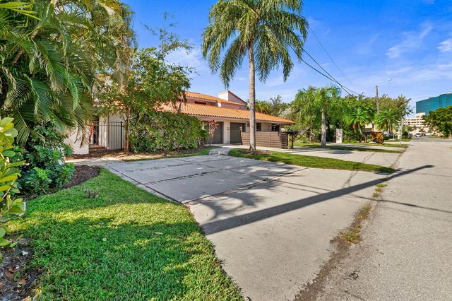 4850 NE 25th Avenue West, Fort Lauderdale, FL 33308