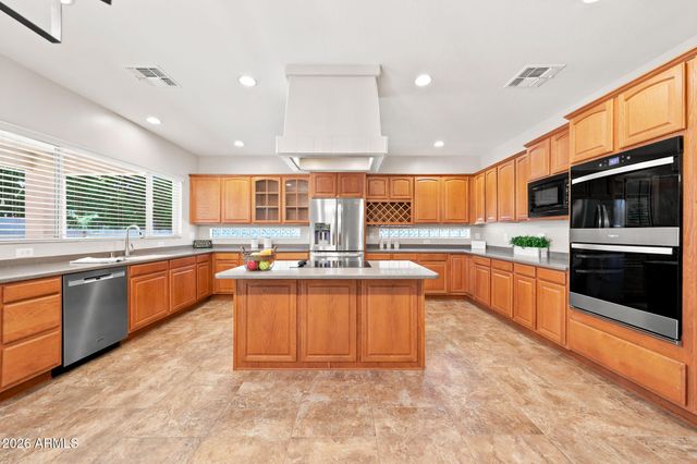 26066 N 71ST Drive, Peoria, AZ 85383