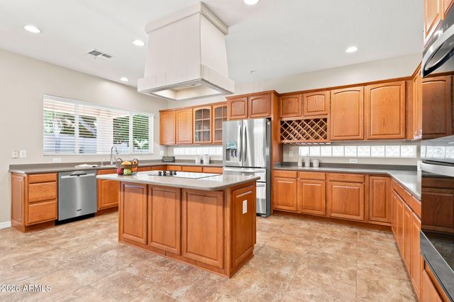 26066 N 71ST Drive, Peoria, AZ 85383