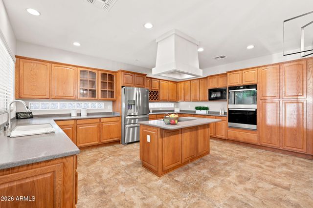 26066 N 71ST Drive, Peoria, AZ 85383