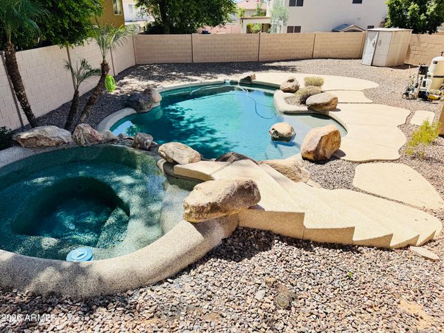 26066 N 71ST Drive, Peoria, AZ 85383