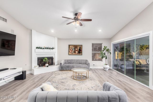 7821 W WESCOTT Drive, Glendale, AZ 85308