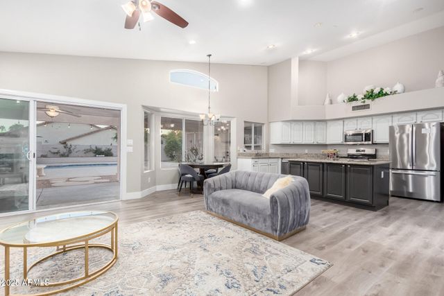 7821 W WESCOTT Drive, Glendale, AZ 85308