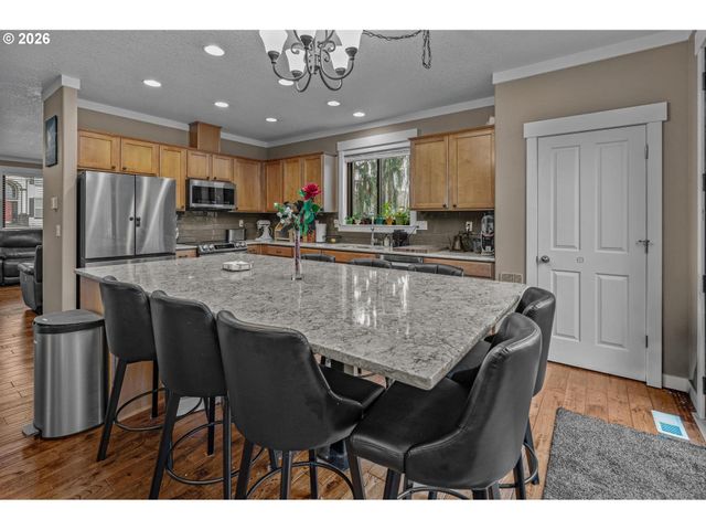 4282 Se VIEWPOINT Dr, Troutdale, OR 97060