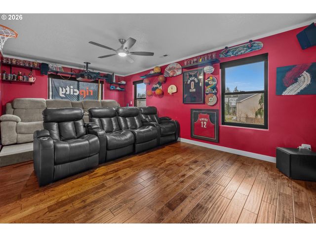 4282 Se VIEWPOINT Dr, Troutdale, OR 97060