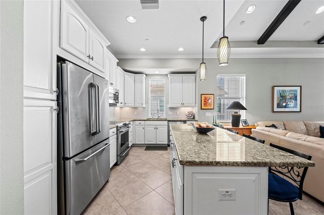 289 SAPPHIRE LAKE DRIVE 201, Bradenton, FL 34209