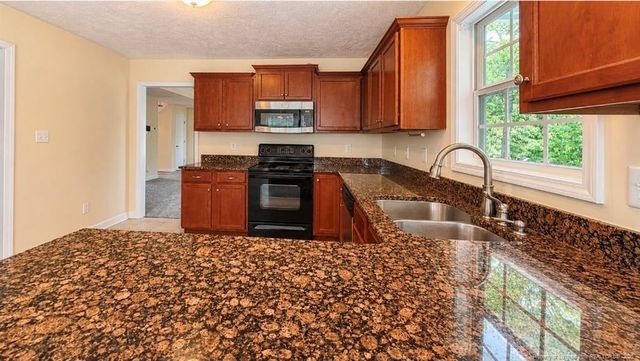 415 Regimental Drive, Cameron, NC 28326
