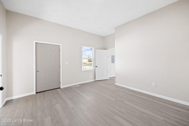 112 Dr W J Hodge St, Louisville, KY 40203