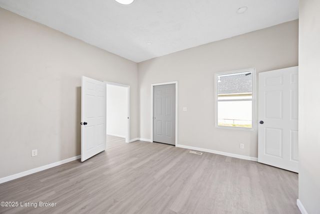 112 Dr W J Hodge St, Louisville, KY 40203