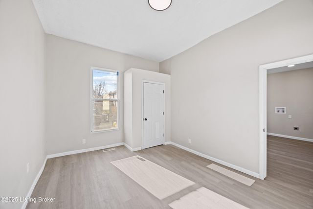 112 Dr W J Hodge St, Louisville, KY 40203