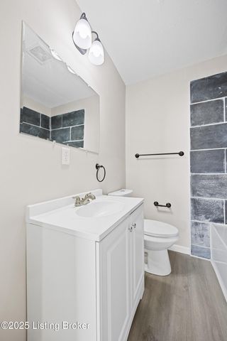 112 Dr W J Hodge St, Louisville, KY 40203