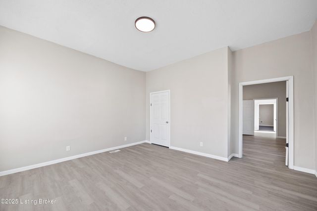 112 Dr W J Hodge St, Louisville, KY 40203