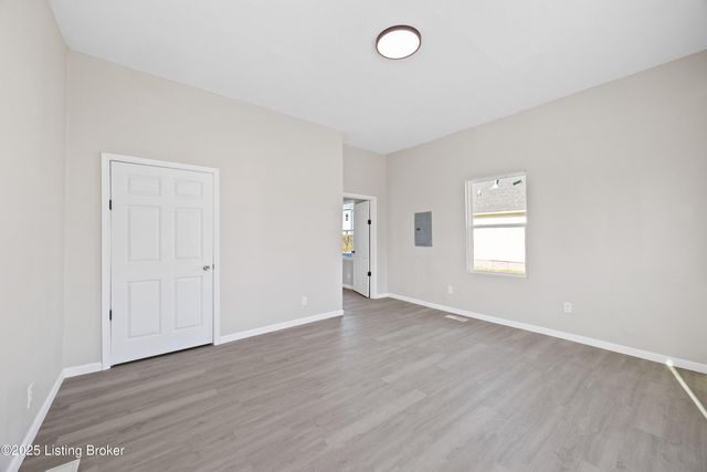 112 Dr W J Hodge St, Louisville, KY 40203